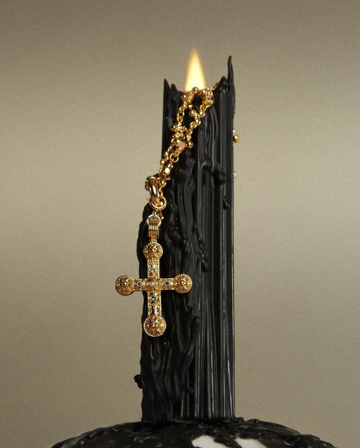 Viral Daisy Cross Chain (FREE, Just Pay Shipping)